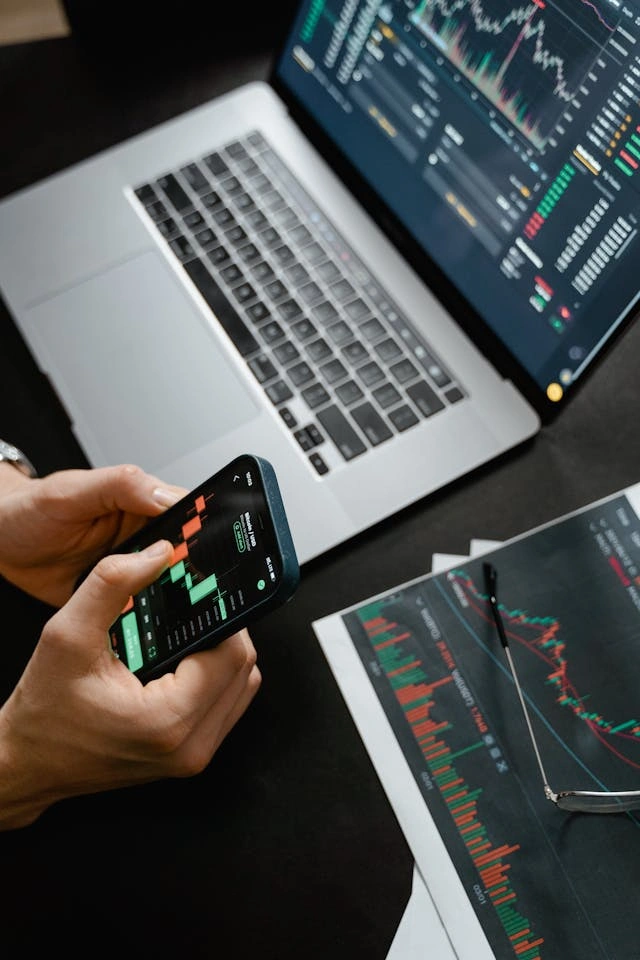 BLOCKCHAIN AND DECENTRALIZED FINANCE (DEFI)