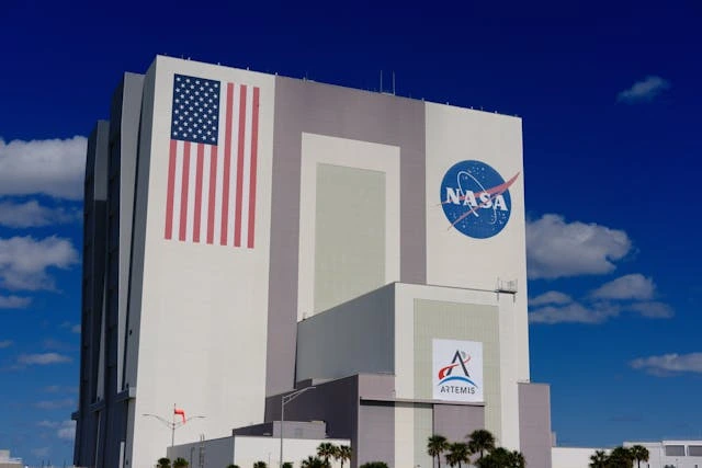 SPACE TECH