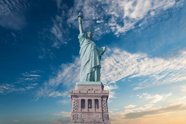 https://ecombyz.com/circular-economy-transforming-industries-for-a-sustainable-future/