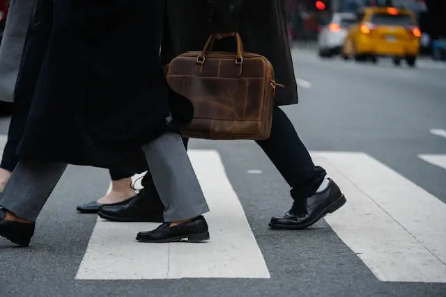 PEOPLE IN A HURRY