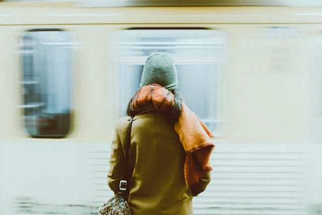 PEOPLE IN A HURRY