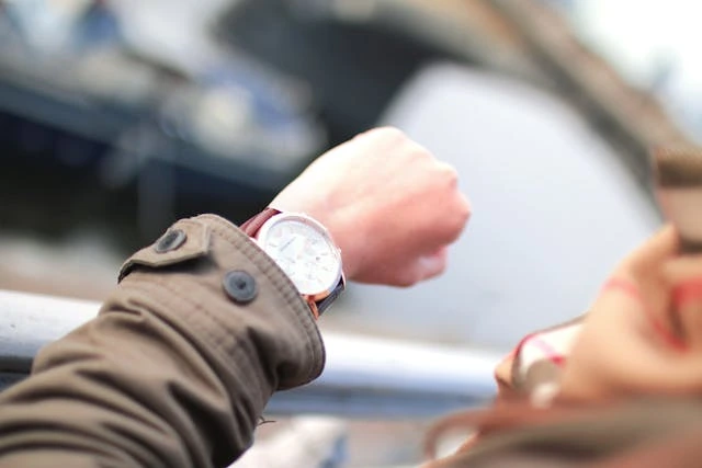 PEOPLE IN A HURRY