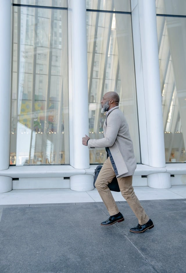 PEOPLE IN A HURRY